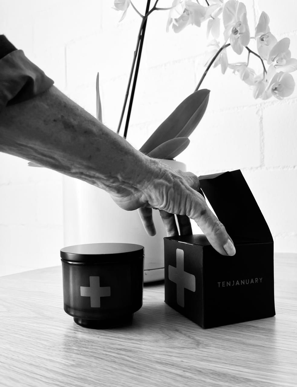 TENJANUARY+ candle and box